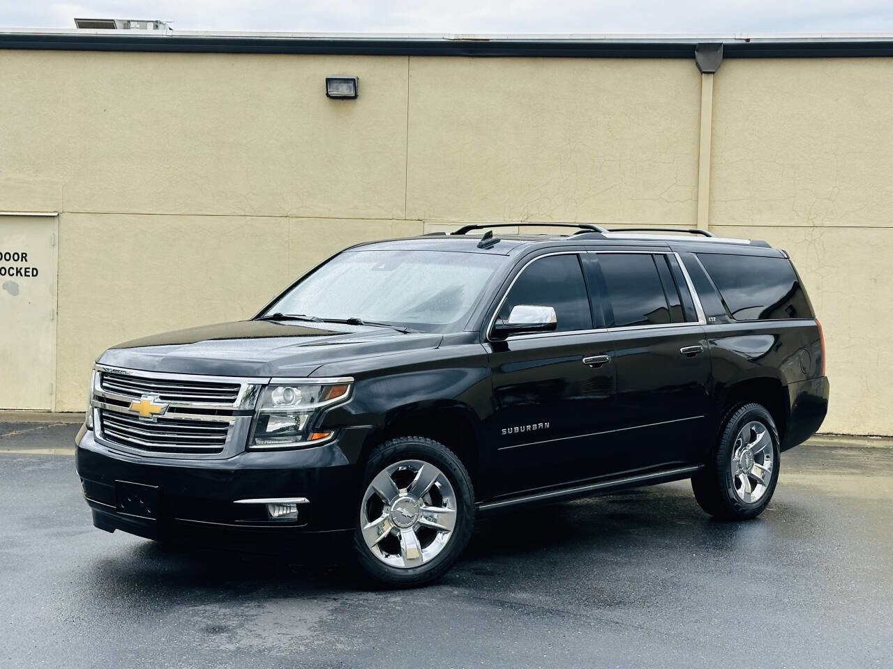 Used 2015 Chevrolet Suburban LTZ w/ Max Trailering Package image 4