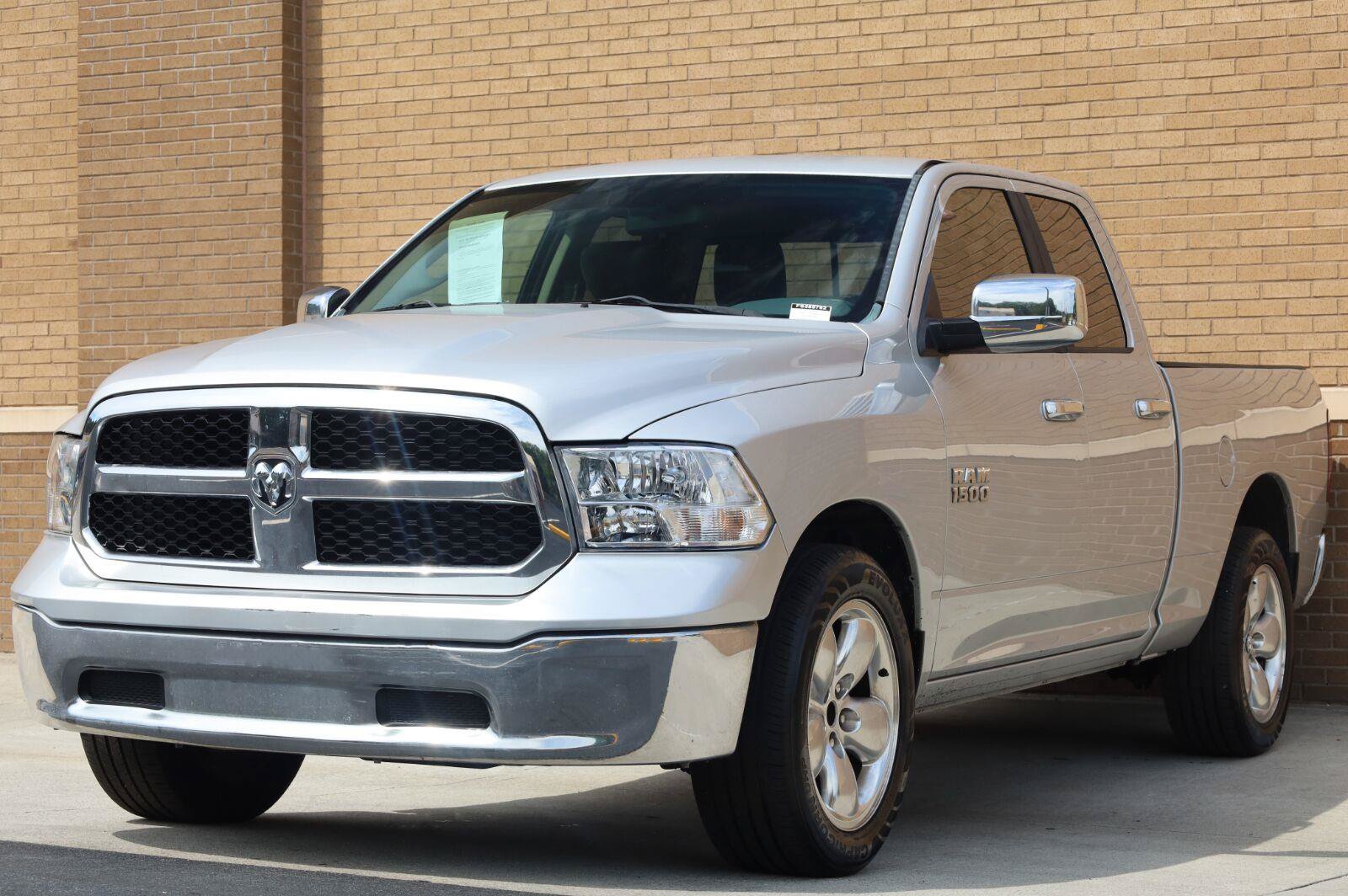 Used 2015 RAM 1500 Classic SLT RWD image 5