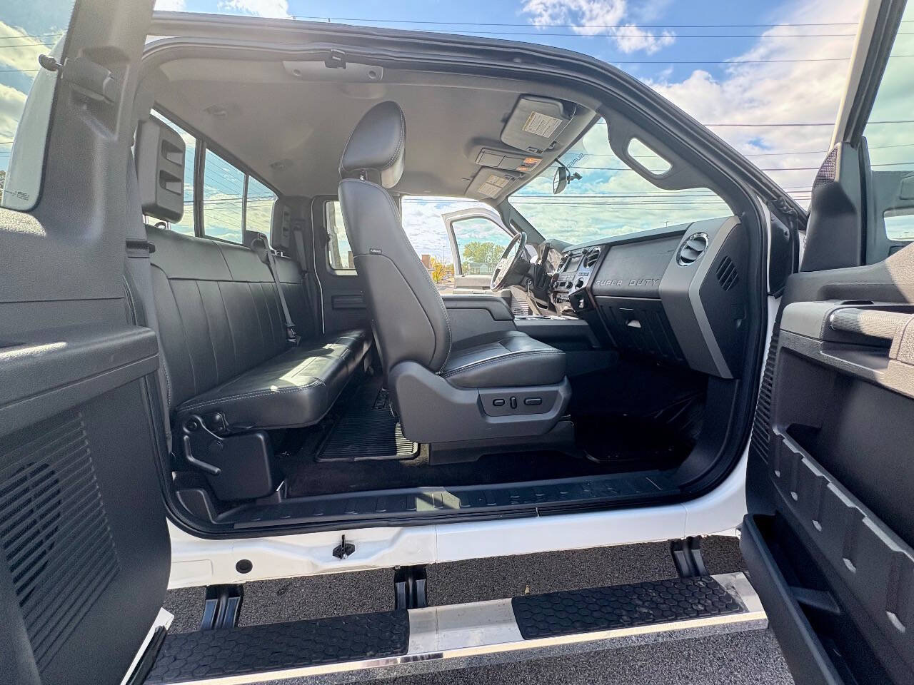 Used 2011 Ford F250 Lariat w/ Chrome Pkg AWD/4WD image 33