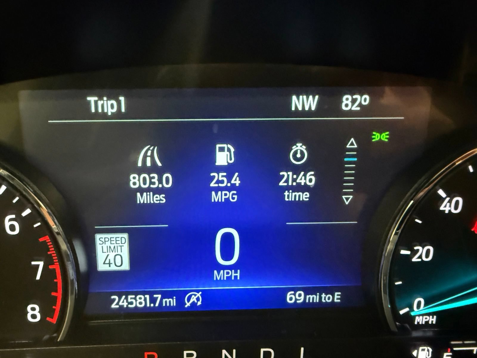 Used 2024 Ford Explorer Limited w/ Limited Technology Package RWD image 17