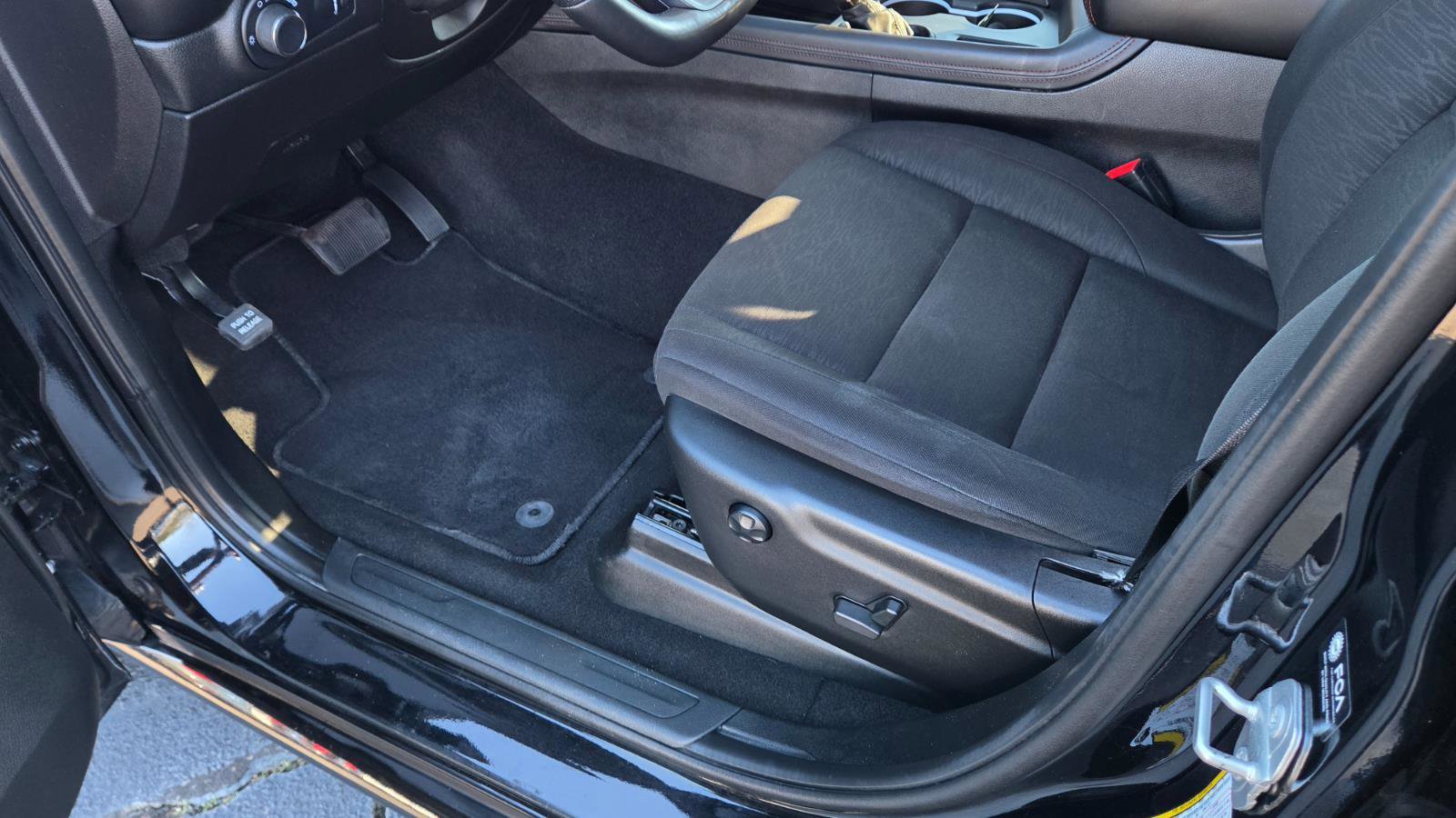 Used 2023 Dodge Durango GT image 21