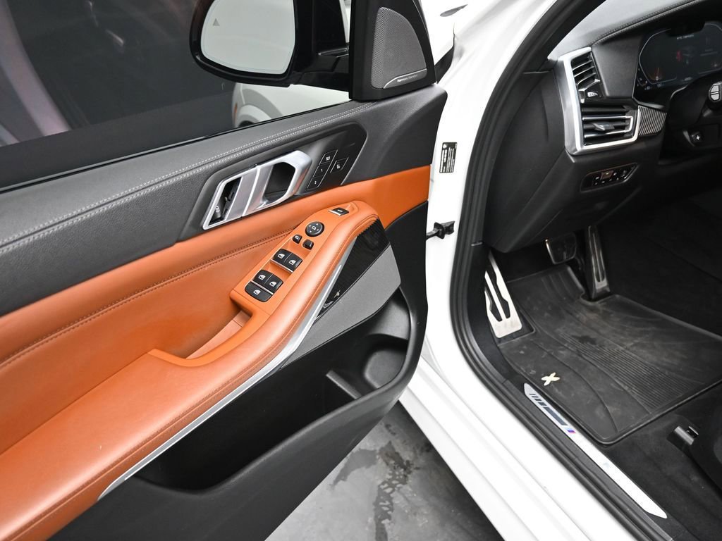 Used 2023 BMW X5 M50i w/ Executive Package AWD/4WD image 12