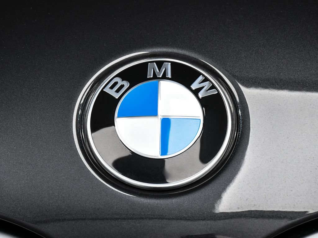 Used 2025 BMW X4 xDrive30i AWD/4WD image 89
