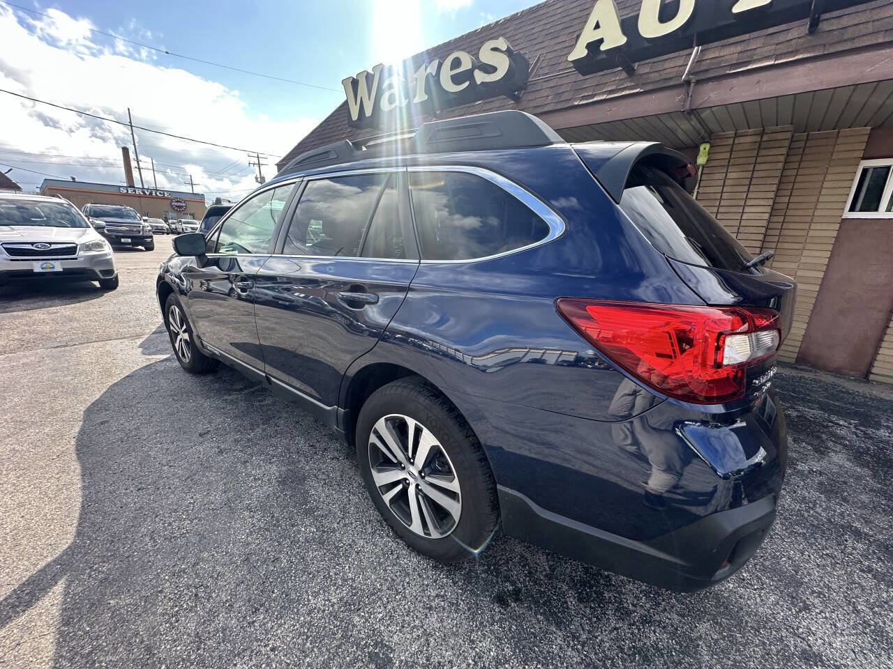 Used 2018 Subaru Outback 3.6R Limited AWD/4WD image 4