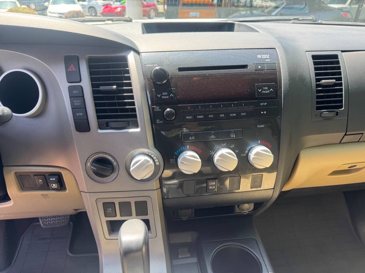 Used 2013 Toyota Tundra 4x4 Double Cab w/ SR5 Pkg image 10