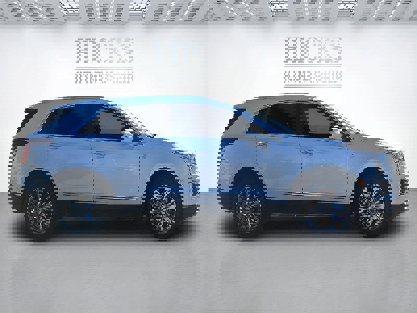 Used 2024 Cadillac XT5 Premium Luxury w/ Technology Package image 4