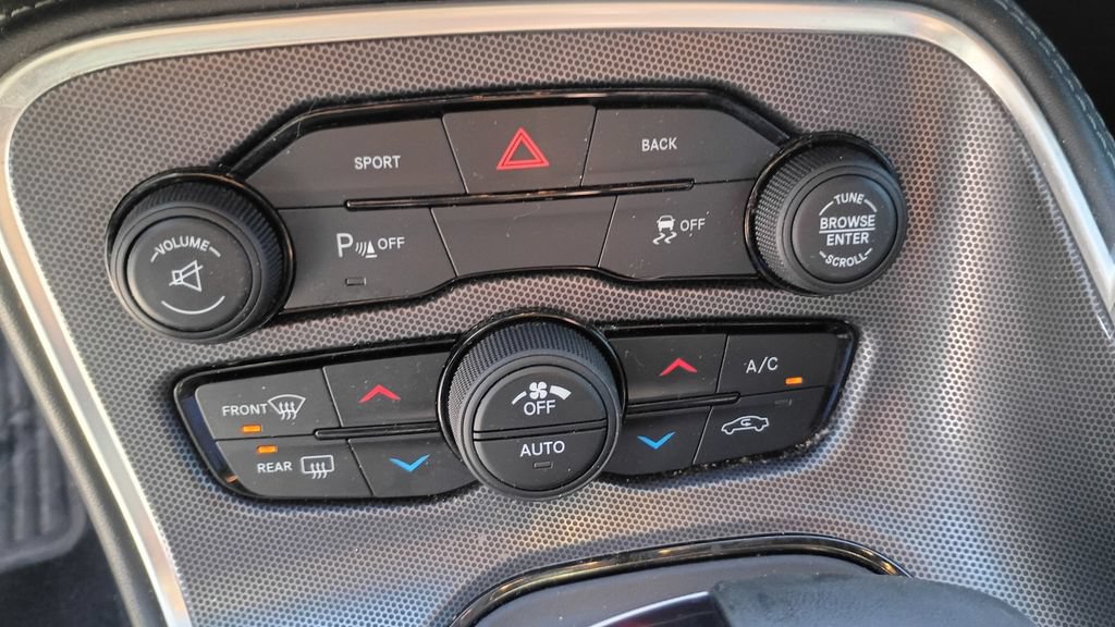 Used 2016 Dodge Challenger SXT Plus RWD image 22