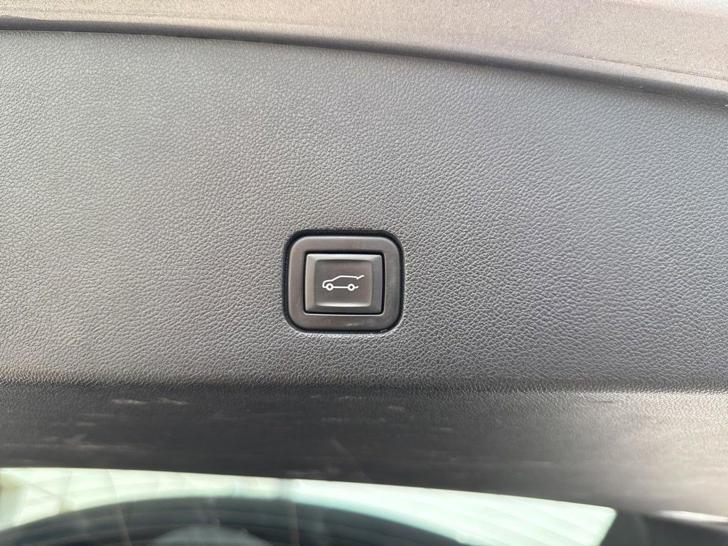 Used 2021 Cadillac XT6 Premium Luxury image 5