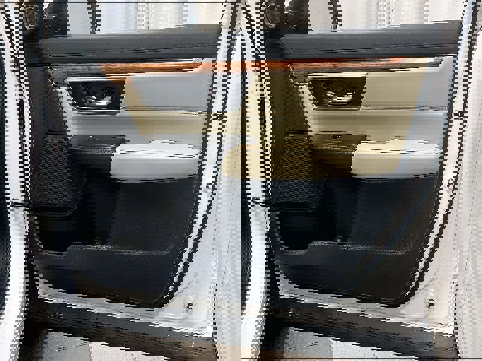 Used 2022 Honda CR-V Touring image 12