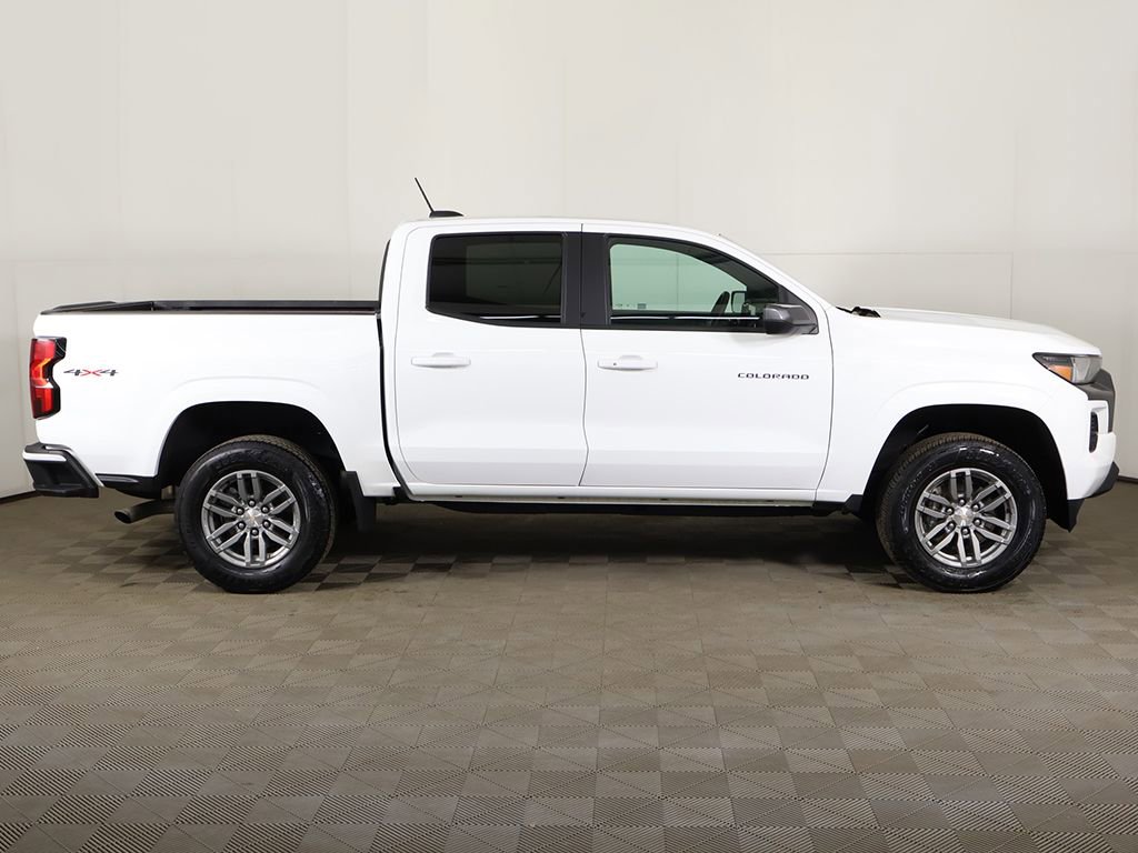 Used 2024 Chevrolet Colorado LT w/ LT Convenience Package AWD/4WD image 17
