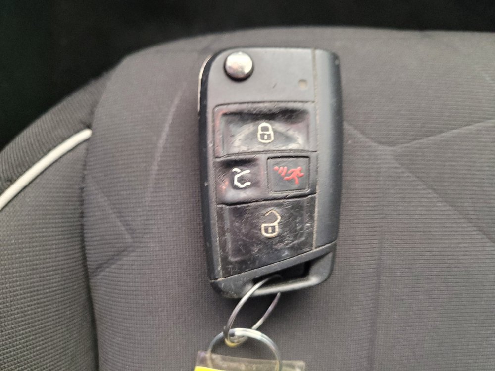 Used 2025 Volkswagen Jetta Sport FWD image 32