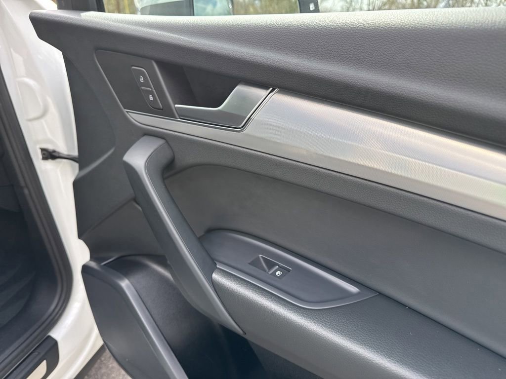 Used 2025 Audi Q5 2.0T Premium image 29