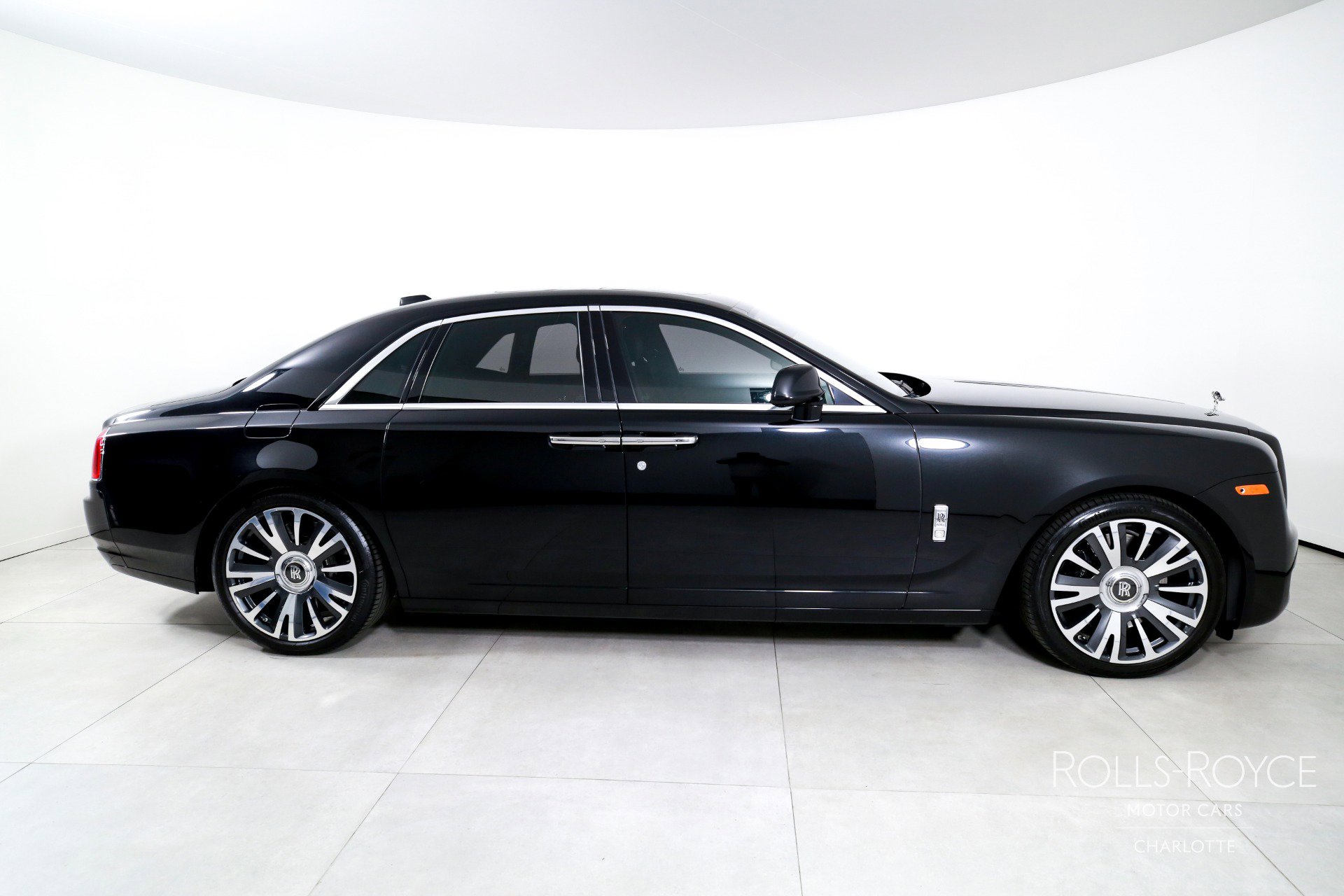 Used 2019 Rolls-Royce Ghost image 10