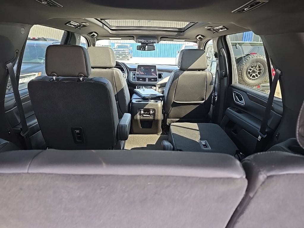 Used 2023 Chevrolet Tahoe Z71 w/ Luxury Package AWD/4WD image 9