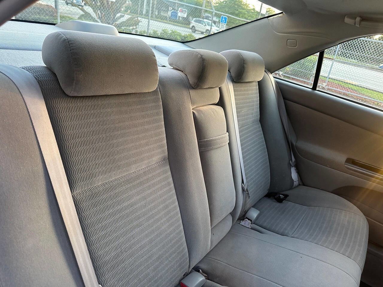 Used 2005 Toyota Camry LE FWD image 14
