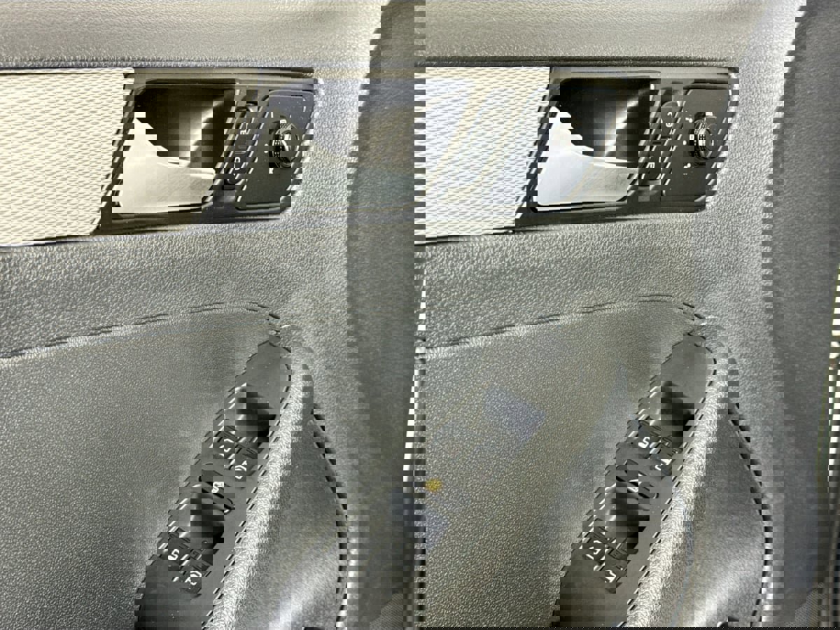 Used 2018 Volkswagen Jetta Wolfsburg Edition image 19