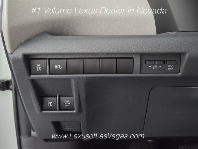 Used 2023 Toyota Sienna XLE FWD image 37