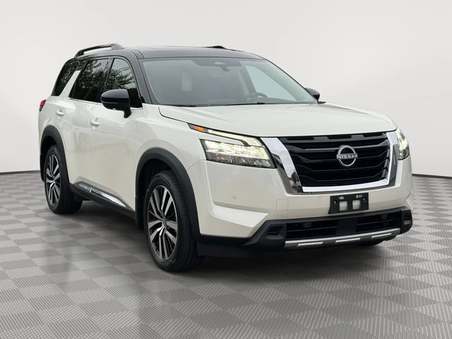 Used 2024 Nissan Pathfinder Platinum AWD/4WD image 4