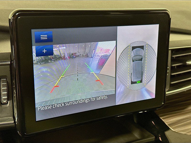 Used 2022 Ford Explorer Limited w/ Equipment Group 301A image 16