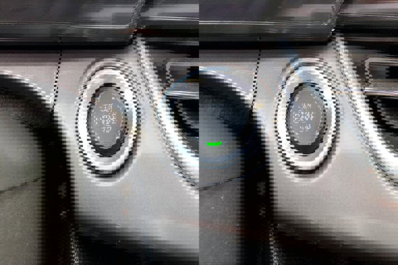 Used 2025 Chevrolet Trax ACTIV w/ Driver Confidence Package FWD image 32