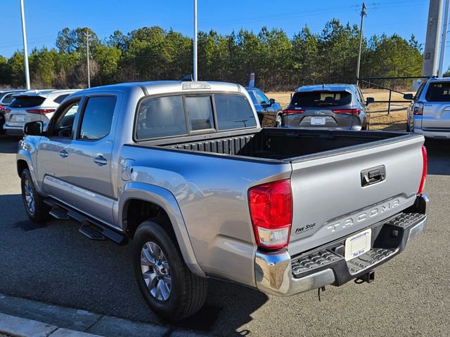 Used 2017 Toyota Tacoma SR5 w/ SR5 Appearance Package (SM) image 10