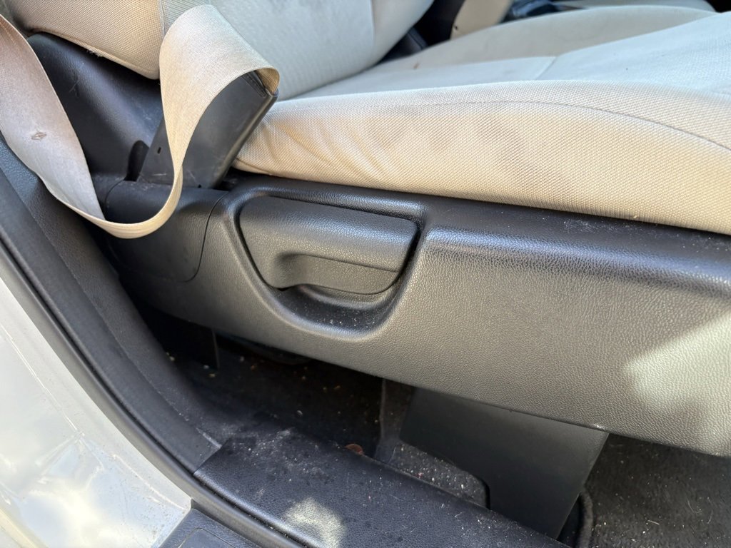 Used 2015 Honda CR-V LX image 28