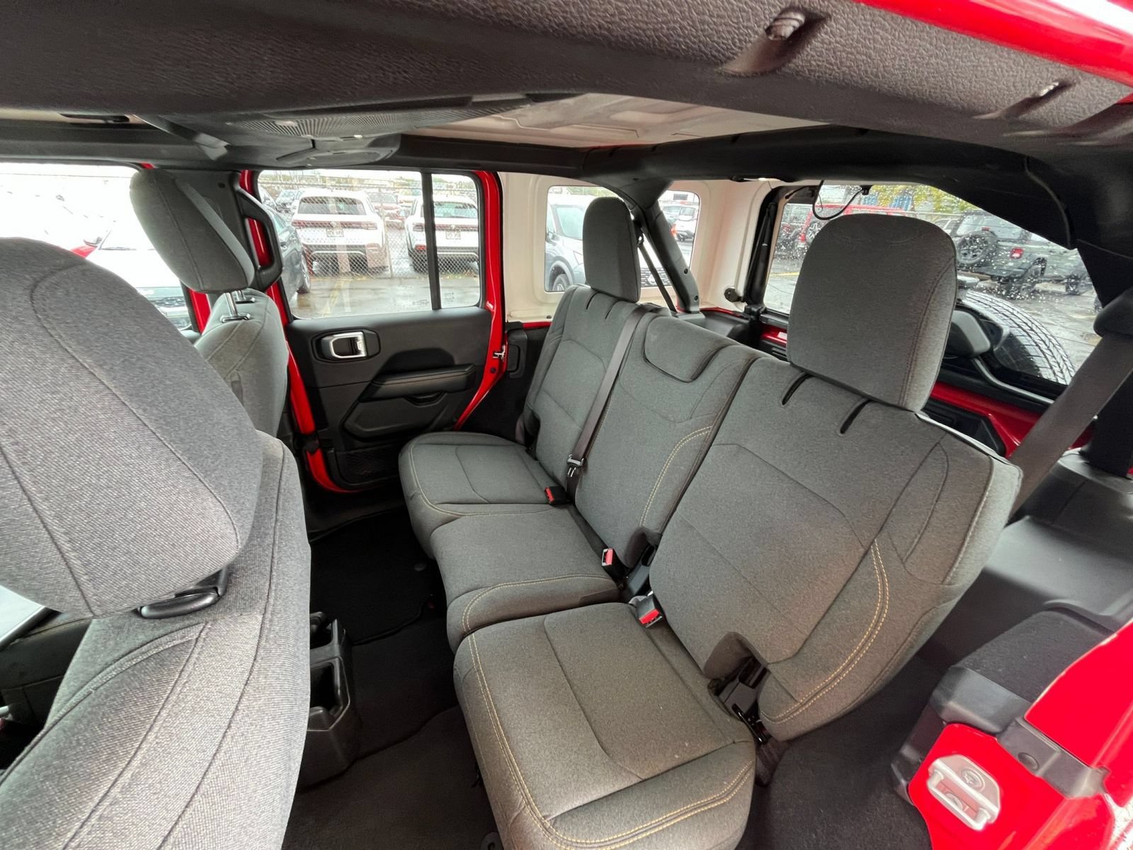 Used 2025 Jeep Wrangler Unlimited Sahara AWD/4WD image 20