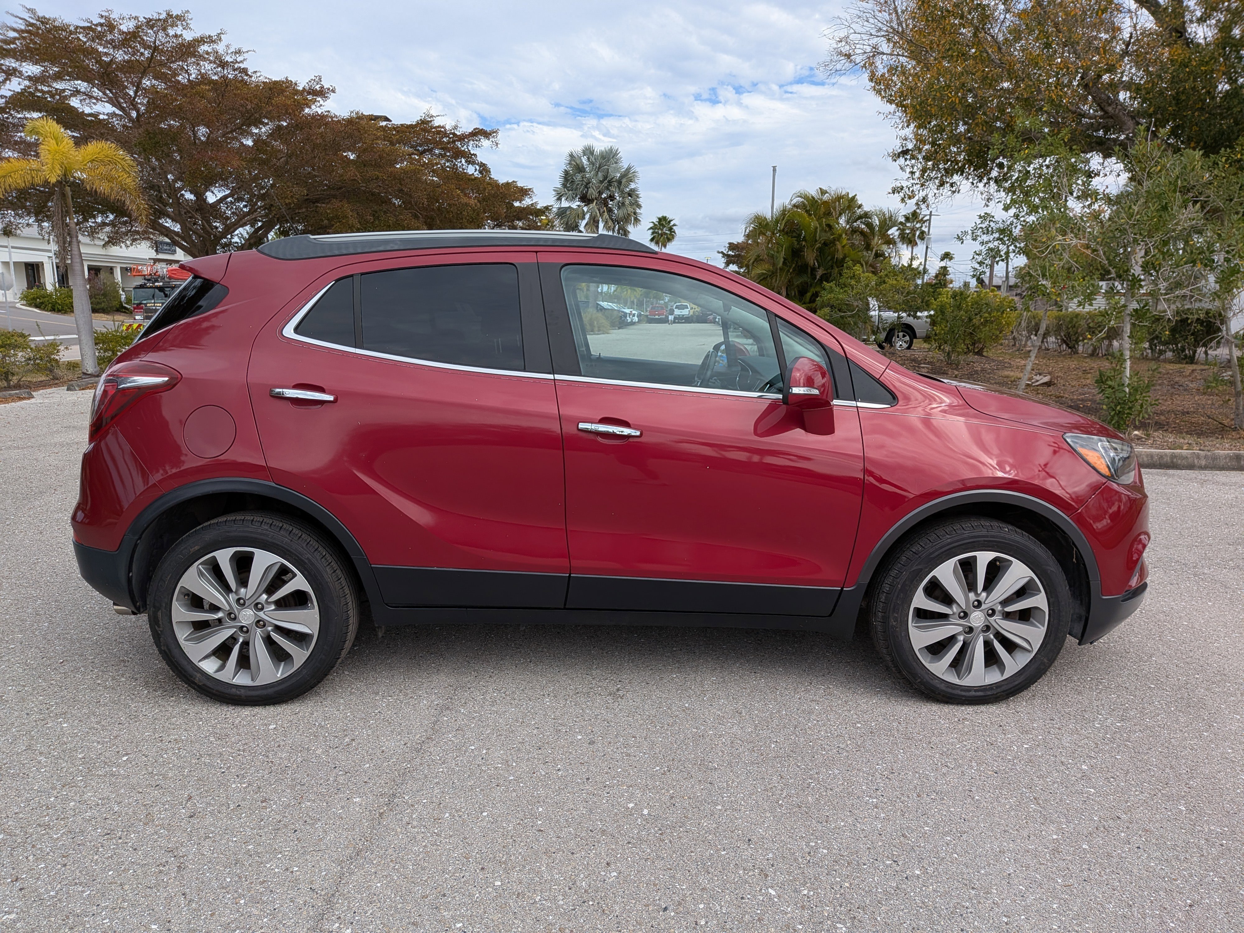 Used 2017 Buick Encore Preferred image 4