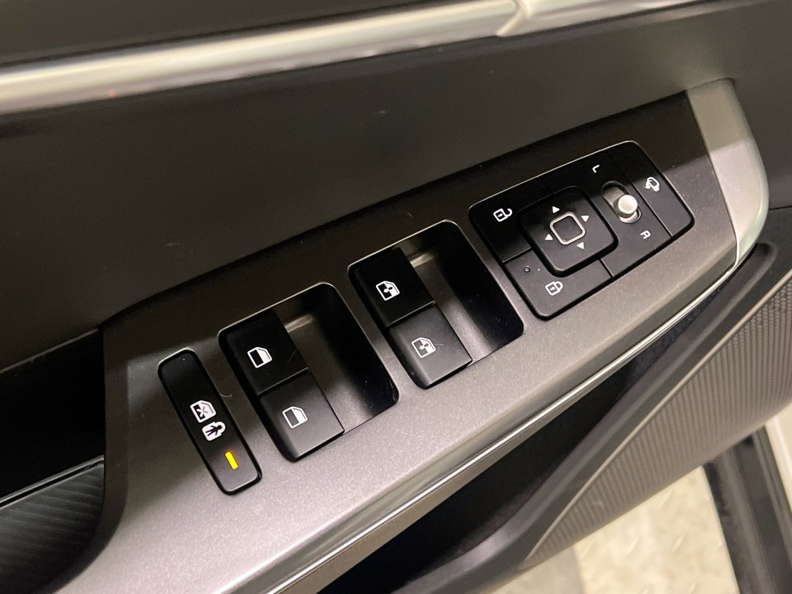 Used 2023 Kia EV6 Wind w/ Wind Technology Package image 31