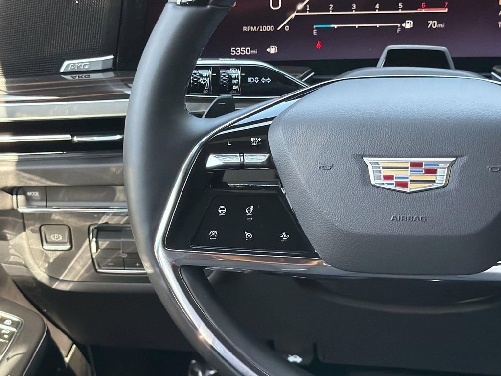 Certified 2026 Cadillac Escalade ESV Luxury RWD image 9