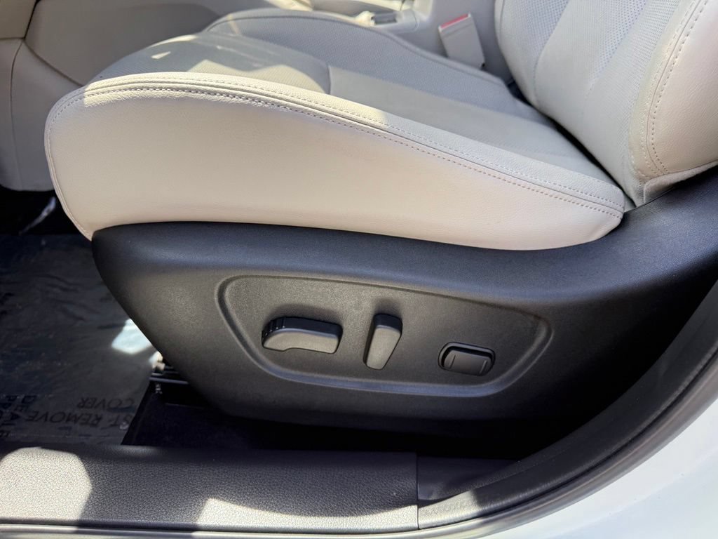 Certified 2022 Nissan Rogue Sport SL w/ Premium Package AWD/4WD image 17