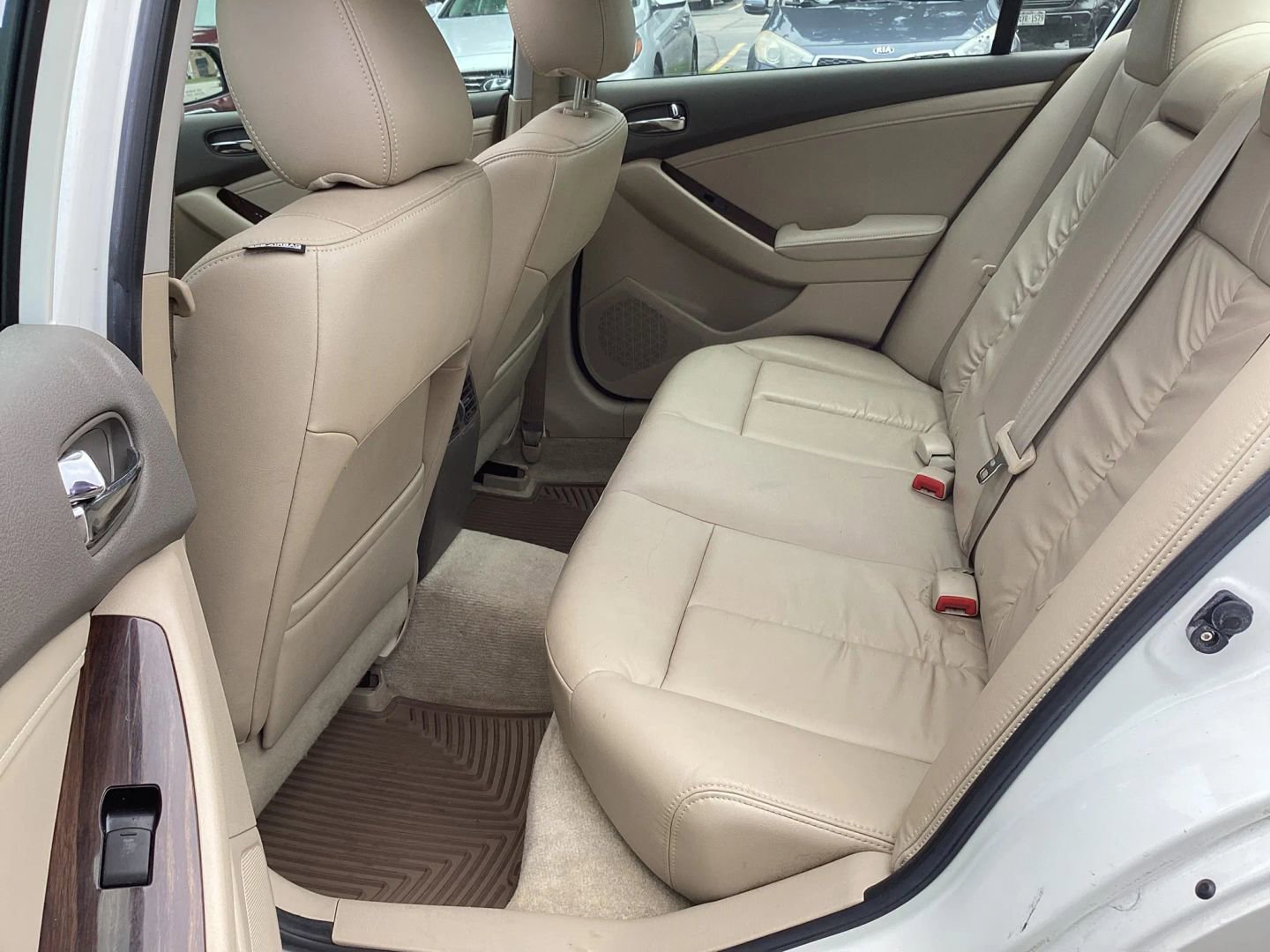Used 2011 Nissan Altima 3.5 SR w/ 3.5SR Premium Pkg FWD image 16