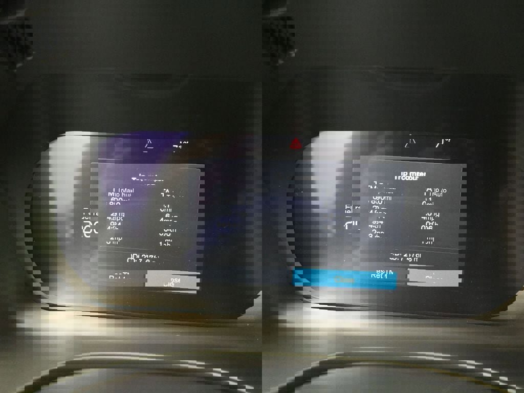 Used 2024 Volvo XC60 B5 Plus image 14