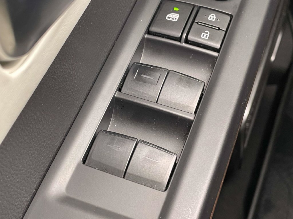 Used 2023 Toyota Sequoia Capstone AWD/4WD image 38