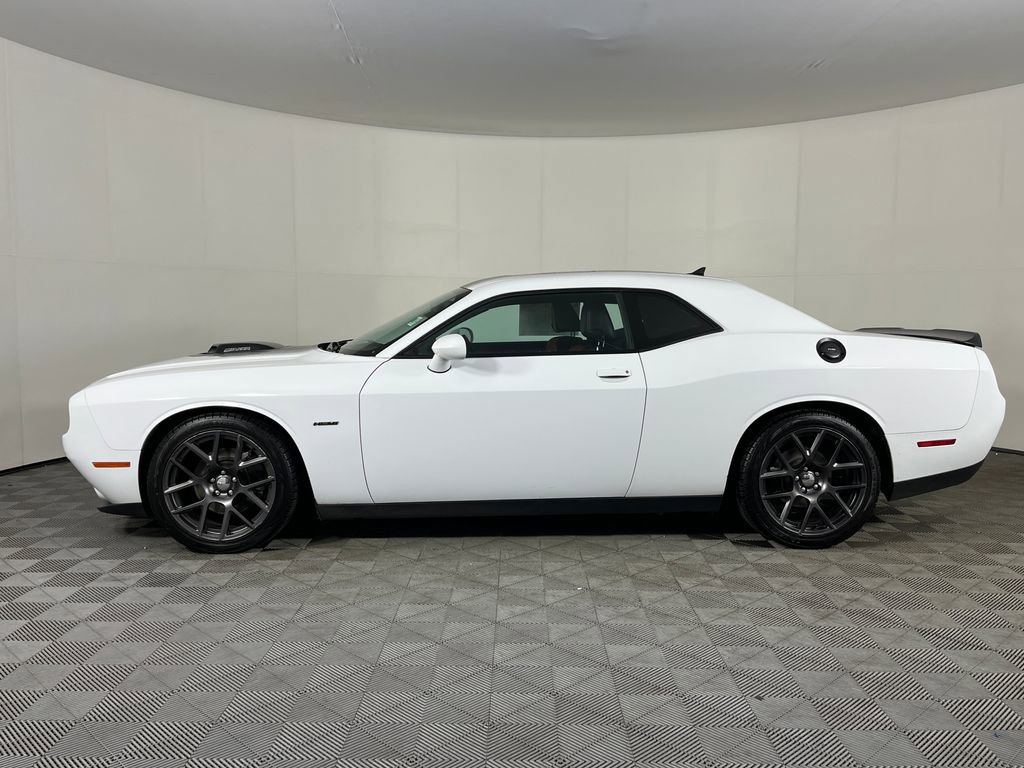 Used 2016 Dodge Challenger R/T Plus RWD image 9