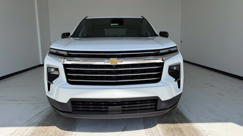New 2027 Chevrolet Traverse LT w/ Driver Confidence Package FWD image 16