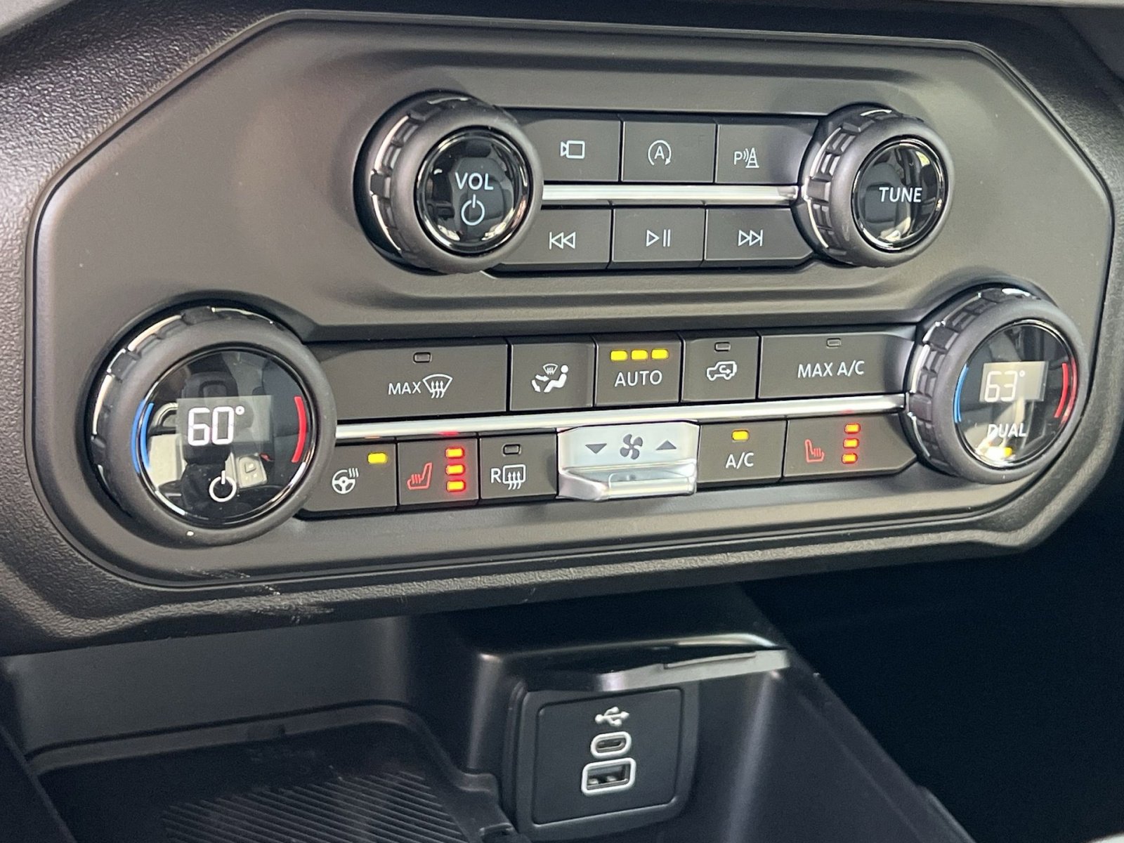 New 2026 Ford Bronco Outer Banks image 21