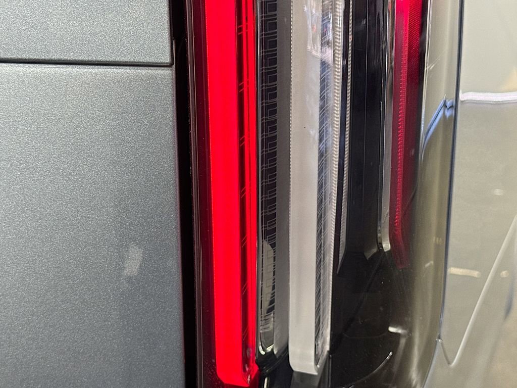 Used 2023 Cadillac Escalade Sport Platinum w/ LPO, ONYX Package image 36