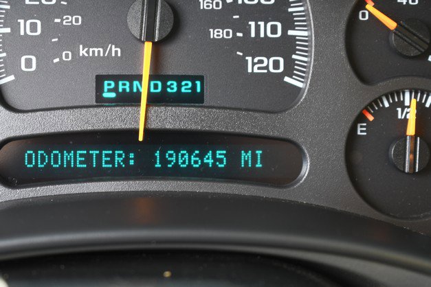 Used 2003 GMC Yukon SLE image 32