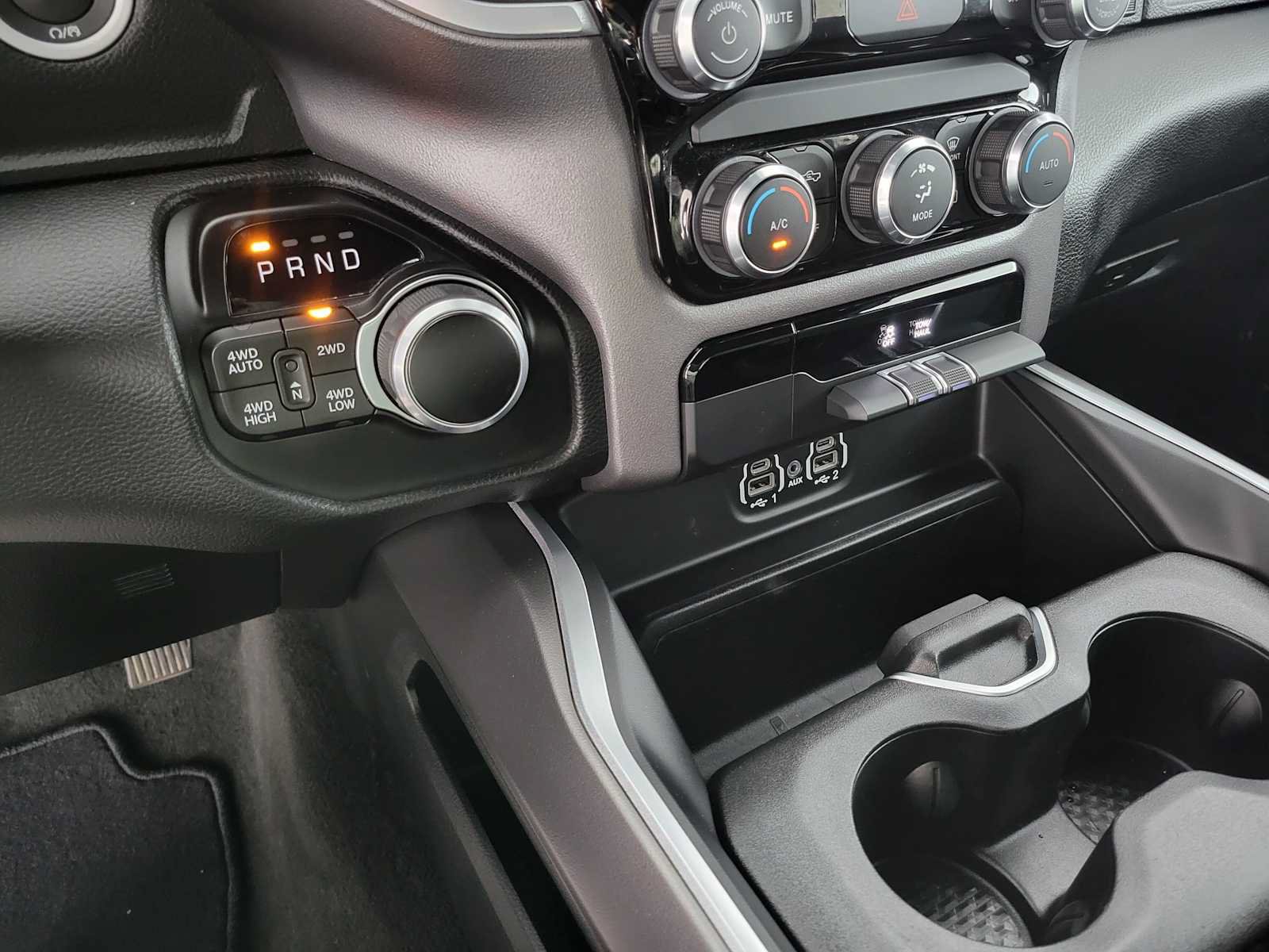 Used 2022 RAM 1500 Big Horn AWD/4WD image 34