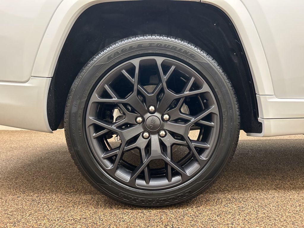 New 2026 Jeep Grand Cherokee L Summit AWD/4WD image 30