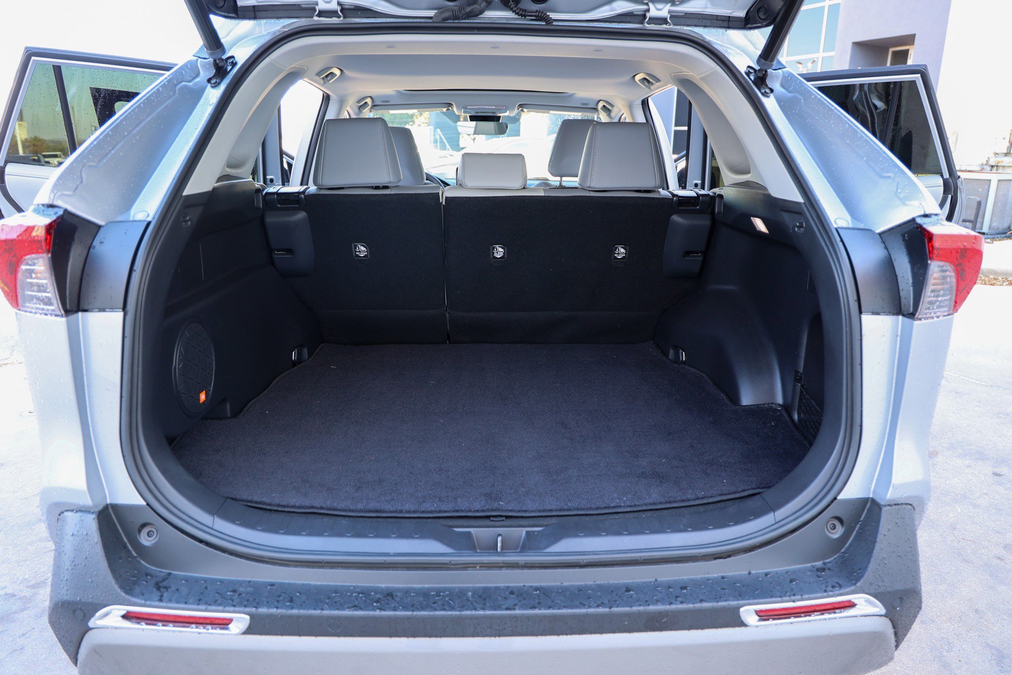 Used 2023 Toyota RAV4 Limited image 38