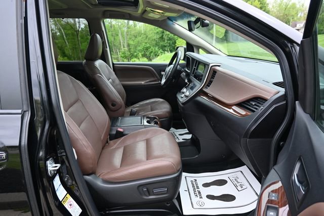Used 2016 Toyota Sienna Limited Premium AWD/4WD image 19