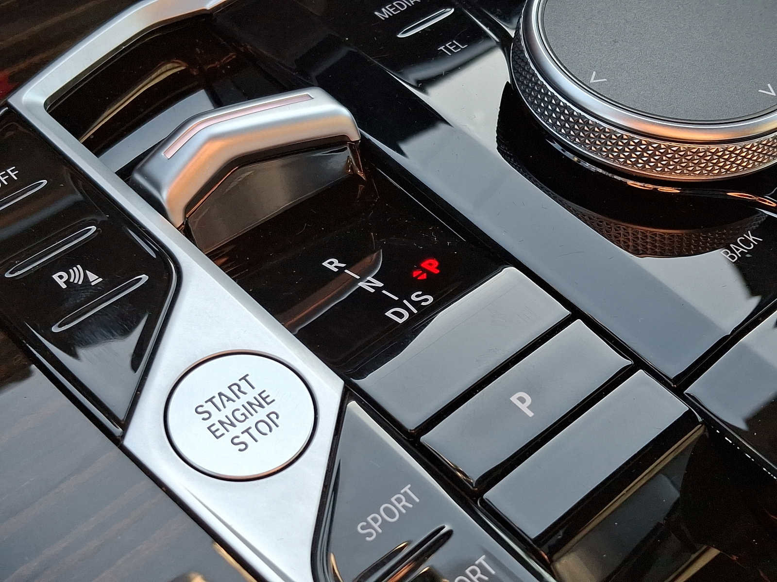 Used 2024 BMW X7 M60i w/ Climate Comfort Package image 15