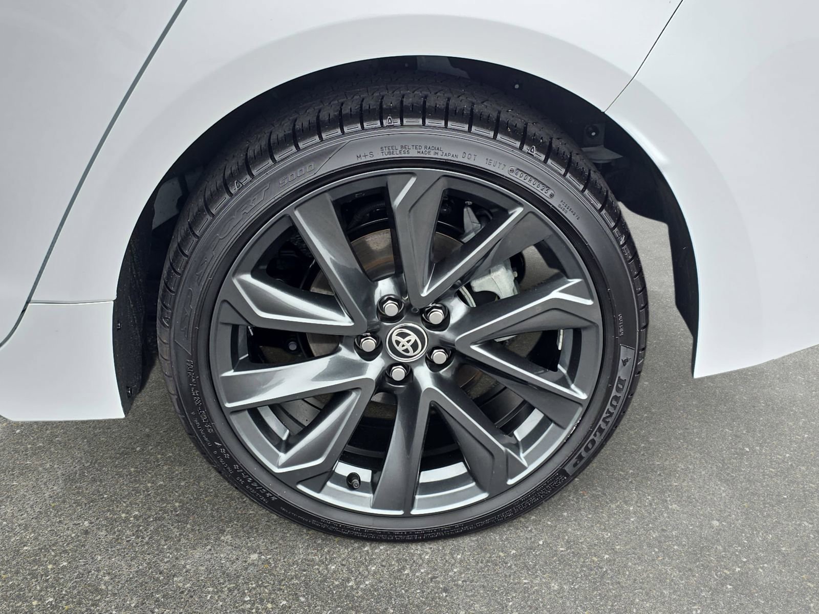 Used 2025 Toyota Corolla XSE image 32