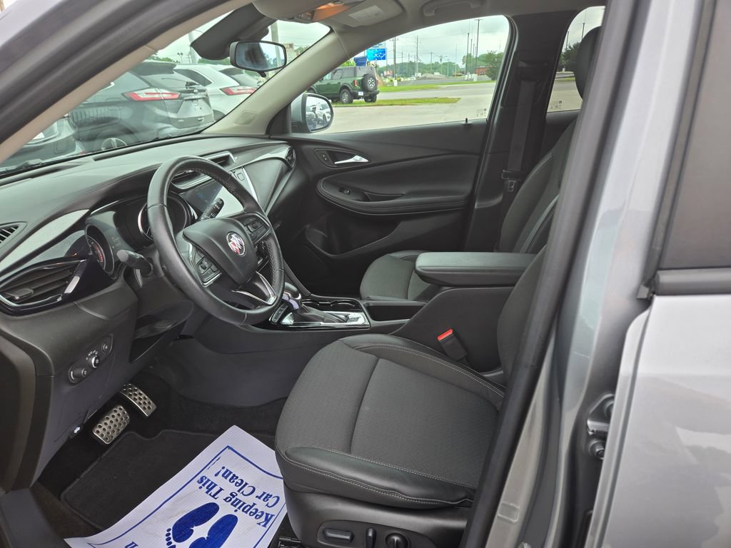 Used 2023 Buick Encore GX Select w/ Sport Touring Package FWD image 7