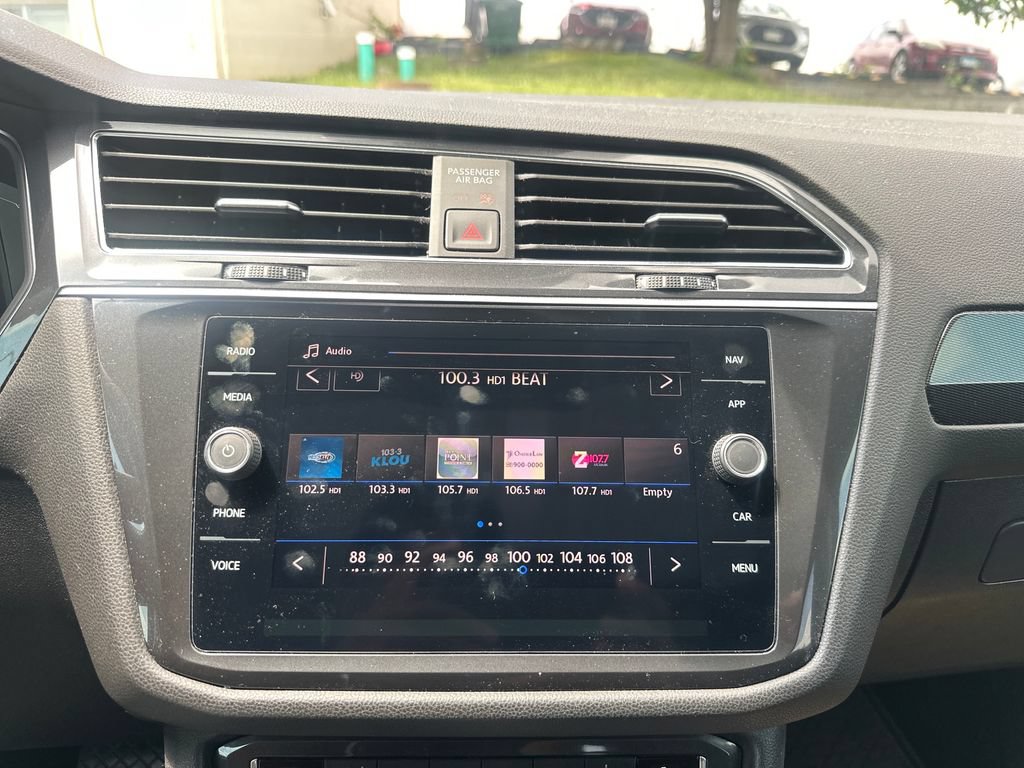 Used 2020 Volkswagen Tiguan SEL Premium R-Line AWD/4WD image 16