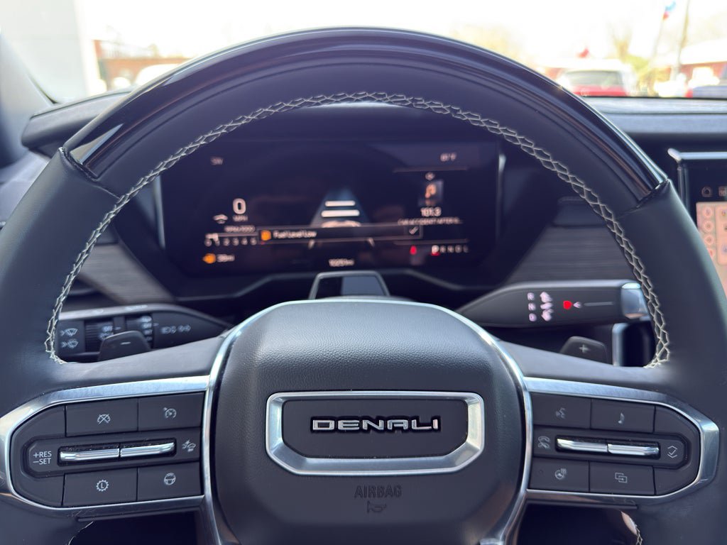 Used 2025 GMC Acadia Denali w/ Super Cruise Package FWD image 22
