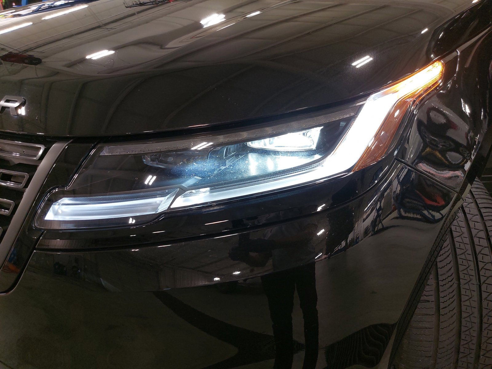 Used 2024 Land Rover Range Rover Velar Dynamic SE image 34