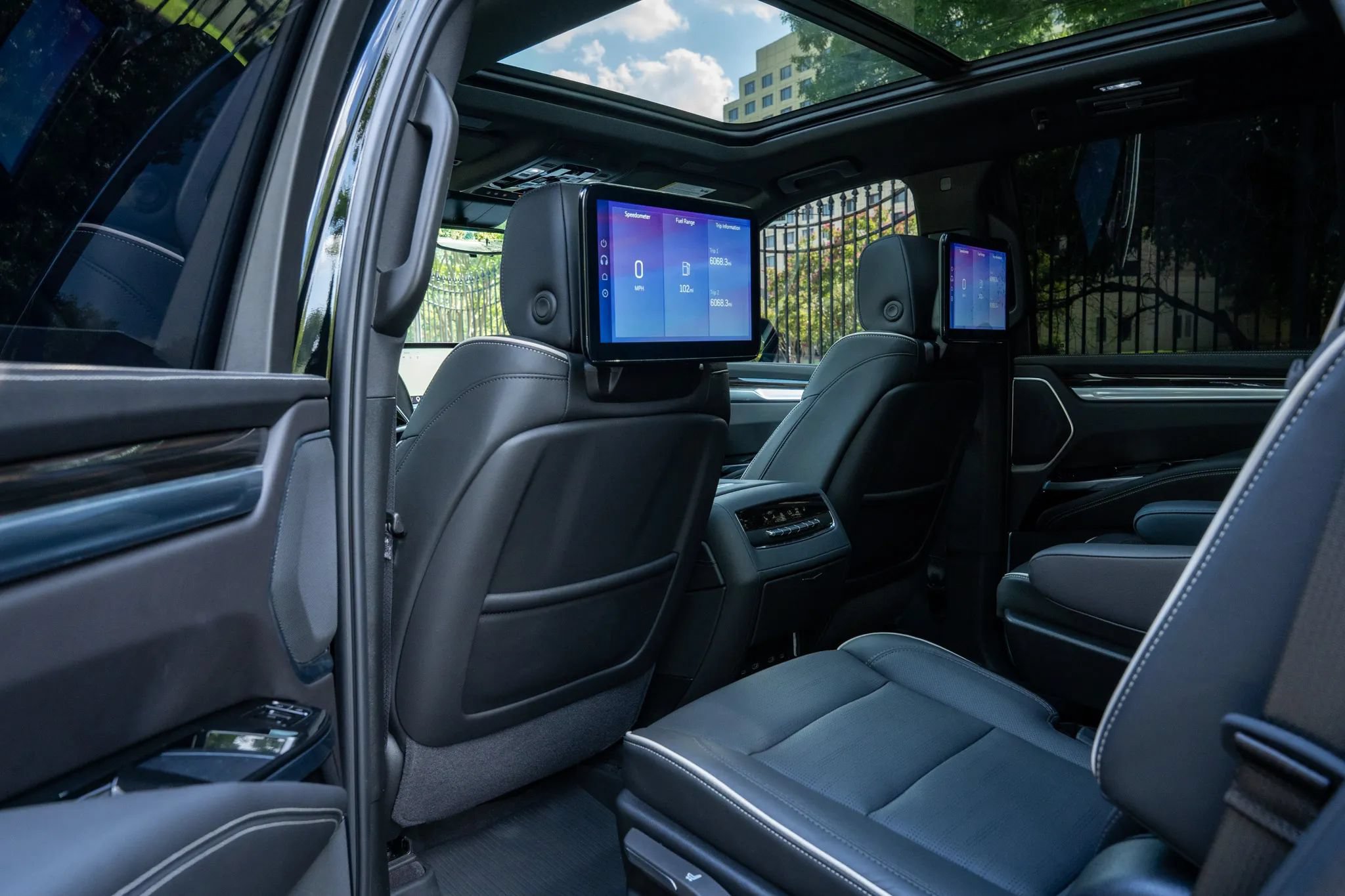 Used 2026 Cadillac Escalade Luxury w/ Touring Package AWD/4WD image 13
